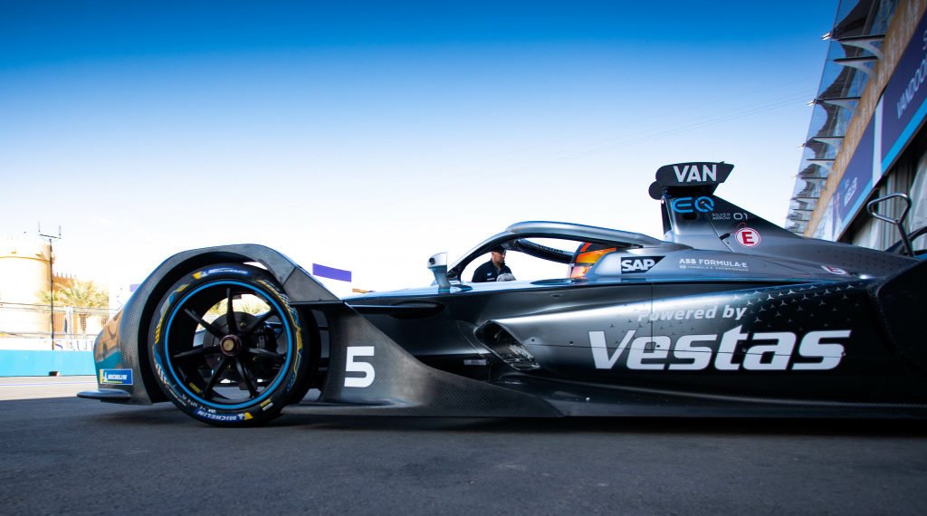 Formel E – Mercedes-Benz EQ Formel E Team, Diriyah E-Prix 2019. Stoffel Vandoorne 

Formula E - Mercedes-Benz EQ Formula E Team, Diriyah E-Prix 2019. Stoffel Vandoorne