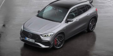 Mercedes-AMG GLA45 S 4MATIC+(Kraftstoffverbrauch kombiniert 9,3-9,2   l/100 km; CO2-Emissionen kombiniert 212-210g/km) Exterieur magno grau;Kraftstoffverbrauch kombiniert 9,3-9,2  l/100 km; CO2-Emissionen kombiniert 212-210 g/km*Mercedes-AMG GLA45 S 4MATIC+ (Combined fuel consumption 9,3-9,2  l/100 km; combined CO2-Emissionen 212-210 g/km), Exterior magno grey;Combined fuel consumption 9,3-9,2 l/100 km; combined CO2-Emission 212-210 g/km*