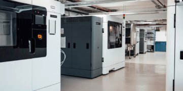 Ein Teil des professionellen Maschinenparks: das FDM-Verfahren (Fused Deposition Modeling).A part of the professional machinery: the Fused Deposition Modeling (FDM) process.