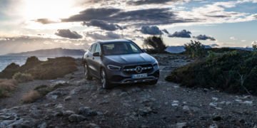 Mercedes-Benz GLA 220d mountaingrau magno; Leder - macchiatobeige/schwarz;Kraftstoffverbrauch kombiniert: 4,9-4,7 l/100 km; CO2-Emissionen kombiniert: 129–123 g/kmMercedes-Benz GLA 220d mountain grey magno; Leather - macchiato beige/black;Fuel consumption combined: 4.9-4.7 l/100 km; combined CO2 emissions: 129-123 g/km