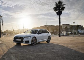 Audi A6 Avant 55 TFSI e quattro Combined fuel consumption in l/100 km: 2.1–1.9; Combined electric power consumption in kWh/100 km: 18.1–17.6; Combined CO2 emissions in g/km: 48–44. Fuel consumption, CO2 emission figures and efficiency classes given in ranges depend on the tires/wheels used 
Audi A6 Avant 55 TFSI e quattro