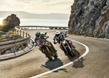 The all-new BMW F 900 R and the all-new BMW F 900 XR