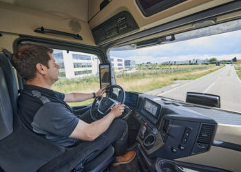 Mercedes-Benz Actros - Truck Of The Year 2020 - Traumjob bei Daimler Trucks 

Mercedes-Benz Actros - Truck Of The Year 2020 - dream job at Daimler Trucks