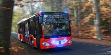 Mercedes-Benz Citaro LE Ü, Busunternehmen regiobus Potsdam Mittelmark GmbH Exterieur, rot, OM 936 mit 260 kW (354 PS), 7,7 L Hubraum, 6-Gang Automatikgetriebe, Sideguard Assist, LED-Scheinwerfer, Länge/Breite/Höhe: 12.135/2.550/3.120 mmMercedes-Benz Citaro LE Ü, bus company regiobus Potsdam Mittelmark GmbH, exterior, red, OM 936 rated at 260 kW/354 hp, displacement 7.7 l, 6 speed automatic transmission, Sideguard Assist, LED headlamps, length/width/height: 12135/2550/312 0 mm