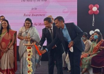 Ms Sowmya Reddy – Hon. MLA, Jayanagar, Bengaluru lighting the lamp by inaugurating the Breast Cancer Awareness campaign with the presence of leading oncologist from Apollo Cancer Centre Bangalore.