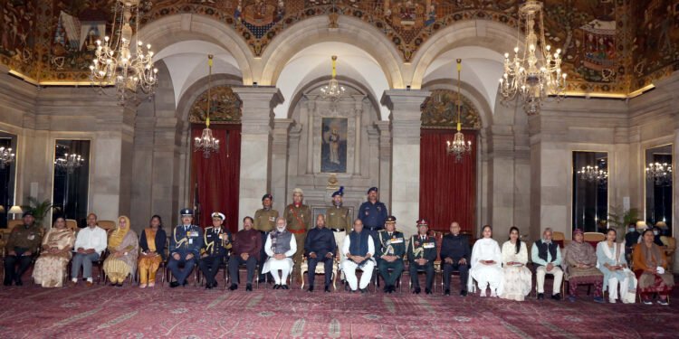 The President, Shri Ram Nath Kovind, the Prime Minister, Shri Narendra Modi, the Union Minister for Defence, Shri Rajnath Singh and other dignitaries at the Defence Investiture Ceremony-II, at Rashtrapati Bhavan, in New Delhi on November 22, 2021.