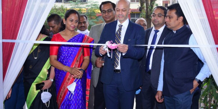 Dr. Vijay Vemuri, Dr. Mukesh, Ayub Mohammed, and Dr. Anjali inaugurating Ampath Lab in Bangalore today