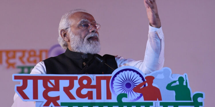 The Prime Minister, Narendra Modi addressing at the Rashtra Raksha Samparpan Parv, in Jhansi, Uttar Pradesh on November 19, 2021.