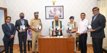 Haryana CM, Shri M L Khattar releases the book 'Modern India' by Poonam Dalal Dahiya, ASP, Haryana Police (Ex-IRS)