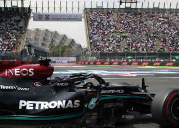 Formel 1 - Mercedes-AMG Petronas Motorsport, Großer Preis von Mexiko-Stadt 2021. Lewis Hamilton 

Formula One - Mercedes-AMG Petronas Motorsport, Mexico City GP 2021. Lewis Hamilton