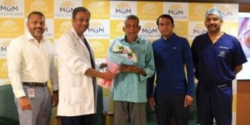 Mr. Harish Manian, CEO, MGM Healthcare_ Dr. Sridhar K, Director and Group Head, Institute of Neurosciences & Spinal Disorders, MGM Healthcare_ Mr. Prajeshwar (Patient)_ Dr. Ponniah V,HOD-Neuro Anaesthesia & Neuro Critical Care, MGM Healthcare.