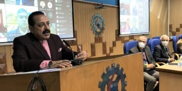 The Minister of State for Science & Technology and Earth Sciences (I/C), Prime Minister’s Office, Personnel, Public Grievances & Pensions, Atomic Energy and Space, Dr. Jitendra Singh speaking after releasing the CSIR Guidelines on UV-C Disinfection Technology for Mitigation of SARS-CoV-2 Transmission, in New Delhi on January 17, 2022.