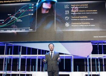 Philip Song delivering a keynote speech
