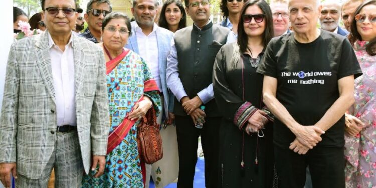 Narendra Baldota, Chitra Baldota, Pooja Bhatt and Mahesh Bhatt
