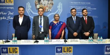 L-R) - S Ramesh (MD & CEO, Kotak Mahindra capital company Ltd),  Amit Agrawal (ADDLLL Secretary DFS),  M.R Kumar (Chairperson, LIC), Tuhin Kanta Pandey (Secretary DIPAM), Dr. Alok Pande (Joint secretary DIPAM), Sanjoy Chatterjee (Chairman & CEO Goldman Sachs India Security Pvt. Ltd)