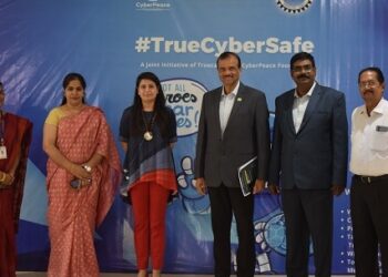 Ms. Pragya Misra, Director of Public Affairs at Truecaller India with other important dignitaries from Cyber Peace Foundation, BMS College at the TrueCyberSafe training in Bengaluru