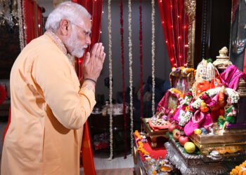 PM participates in Ganesh Chaturthi celebrations at the residence of the Union Minister for Commerce & Industry, Consumer Affairs, Food & Public Distribution and Textiles, Shri Piyush Goyal, in New Delhi on August 31, 2022.