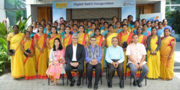 (Left to Right) Ms. Apurva Rathod, Group Head - Secretarial & CSR and Sustainability, Mr. Dinanath Dubhashi, Managing Director & CEO L&T Finance Holdings, Mr. Aloysius P. Fernandez, Chief Guest, Dr. S.S. Meenakshisundaram, Guest of Honour, and Mr. G.V. Krishnagopal, Executive Director, Access Livelihood Foundation along with the digital sakhis at the inauguration of Digital Sakhi Project in Karnataka today