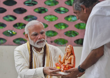 PM worships at Sri Adi Shankara Janma Bhoomi Kshetram, in Kochi, Kerela on September 01, 2022.