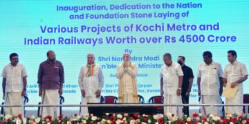 PM receives a warm welcome at the foundation stone laying ceremony of various projects of Kochi Metro and Indian Railways, in Kochi, Kerela on September 01, 2022.