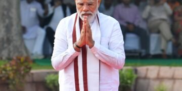 PM paying homage at the Samadhi of the former Prime Minister, Shri Lal Bahadur Shastri, at Vijay Ghat, in Delhi on October 02, 2022.