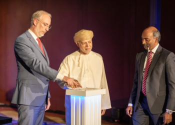 The Zubair Corporation’s Vice Chairman of the Board of Directors Al Zubair bin Mohammad Al Zubair, Group CEO Niels Bormans and CredoPay CEO Dore Swamy at the launch of SalisPay in Muscat, Oman
