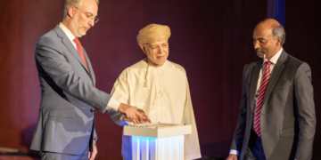 The Zubair Corporation’s Vice Chairman of the Board of Directors Al Zubair bin Mohammad Al Zubair, Group CEO Niels Bormans and CredoPay CEO Dore Swamy at the launch of SalisPay in Muscat, Oman
