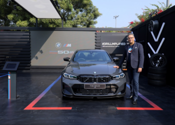 Mr. Vikram Pawah (President, BMW Group India) with the new BMW M340i xDrive