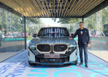 Mr. Vikram Pawah (President, BMW Group India) with the first-ever BMW XM