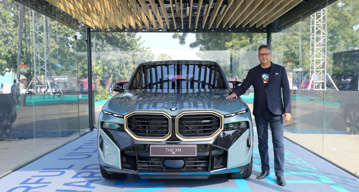 Mr. Vikram Pawah (President, BMW Group India) with the first-ever BMW XM