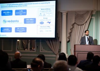 Mr. Akarsh K. Hebbar, Global MD, Display and Semiconductor Business, Vedanta at the Vedanta-Avanstrate Business Partners Summit 2022