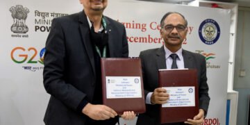 The Secretary, Ministry of Power, Shri Alok Kumar and the Secretary, Department of Defence (R&D) & Chairman, DRDO, Dr. Samir V Kamat signed an MoU on behalf of the Ministry of Power and DRDO on Early Warning System for Vulnerable Hydro Projects/Power Stations, in New Delhi on December 27, 2022.