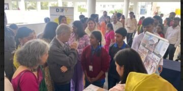 Mr. Narayana Murthy interacting with students at the InspireED Conclave in Bengaluru