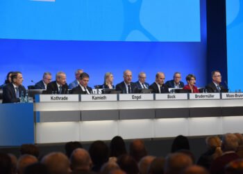 BASF-Aufsichtsratsvorsitzender Dr. Kurt Bock während seiner Rede zur Hauptversammlung