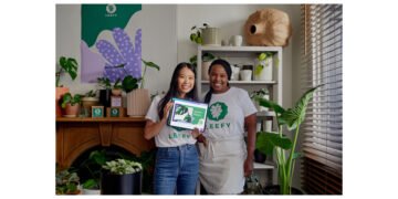 Canva's Visual Economy Report: Canva surveyed 1,600 business leaders who set the strategy for internal/external audience engagement (Photo: Business Wire)