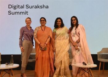 The Union Minister for Women & Child Development and Minority Affairs, Smt. Smriti Irani at Digital Suraksha Summit in the function, in New Delhi on April 10, 2023