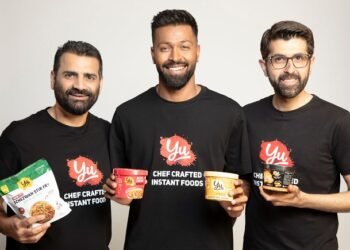 (L-R) Varun Kapur, Co-founder Yu, Hardik Pandya, ace Indian cricketer, Bharat Bhalla, Co-founder Yu