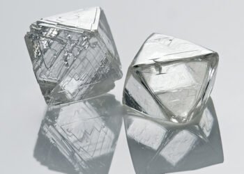 Rough natural diamond Credit: Natural Diamond Council Photographer: Leo Bieber