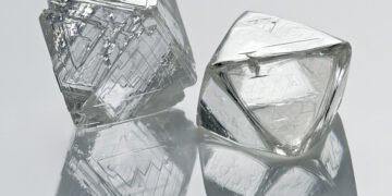 Rough natural diamond Credit: Natural Diamond Council Photographer: Leo Bieber