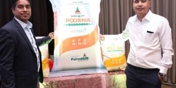 From left Shanmugam Sambanthan, Novozymes India Commercial Head of Agriculture and Mr. Madan Mohan Pandey, MD of Zuari FarmHub Ltd.