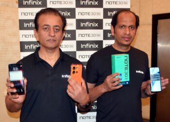 L to R:
Left: Anish Kapoor, CEO Infinix India
Right: Kamal Pandey, Product Head, Infinix India
At the launch of Infinix Note 30 5G in The Park (Oak Room 1),Bangalore