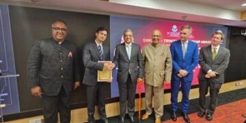(L to R) JGU Vice Chancellor Dr C. Raj Kumar with Singhvi – Trinity Scholarship Awardee Jai Chander Brunner, Hon’ble Mr. Justice P.S. Narasimha, Dr Abhishek M. Singhvi, H.E. Mr. Alex Ellis, and Mr. Michael Houlgate