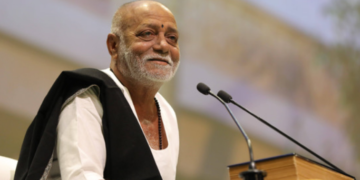 spiritual leader Morari Bapu