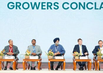 From left to right- Dr. KG Jagadeesha, IAS, CEO and Secretary of Coffee Board Of India along with Amardeep Singh Bhatia, Additional Secretary, Dept of Commerce, Government of India at the Inauguration of the Growers Conclave, World Coffee Conference 2023.
