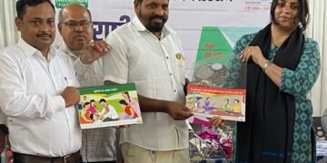 Britannia Nutrition Foundation (BNF) is excited to announce the launch of the 'My Plate, My Nutrition' campaign in nine locations around Britannia Factories. This initiative focuses on combatting malnutrition among children, adolescents, and pregnant/lactating women, while also promoting healthy eating practices and local produce awareness. At the event, Mr. Vinod Londe, Child Development Project Officer, Srigonda unveiled the Information, Education, and Communication Flip Book (IEC) developed by the BNF team.