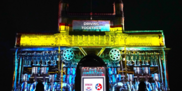 Hindustan Petroleum Corporation Limited (HPCL) and Chevron partner to launch Caltex lubricants at the Gateway of India