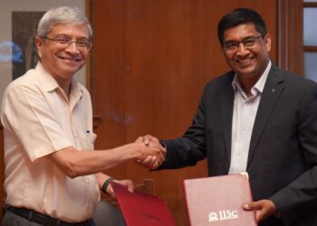 l-r)Prof. Govindan Rangarajan, Director, Indian Institute of Science and Manu Saale, Managing Director and CEO, Mercedes-Benz Research and Development India