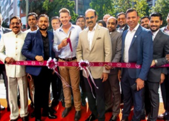 The showroom was inaugurated by Australian cricketer Brett Lee in the presence of Mr. Shamlal Ahamed, MD – International Operations, Malabar Gold & Diamonds, and other dignitaries
Source Name: Malabar Gold and Diamonds