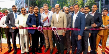 The showroom was inaugurated by Australian cricketer Brett Lee in the presence of Mr. Shamlal Ahamed, MD – International Operations, Malabar Gold & Diamonds, and other dignitaries
Source Name: Malabar Gold and Diamonds