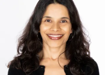 Dr. Vanita Rahman, an internal medicine and lifestyle medicine physician with PCRM.